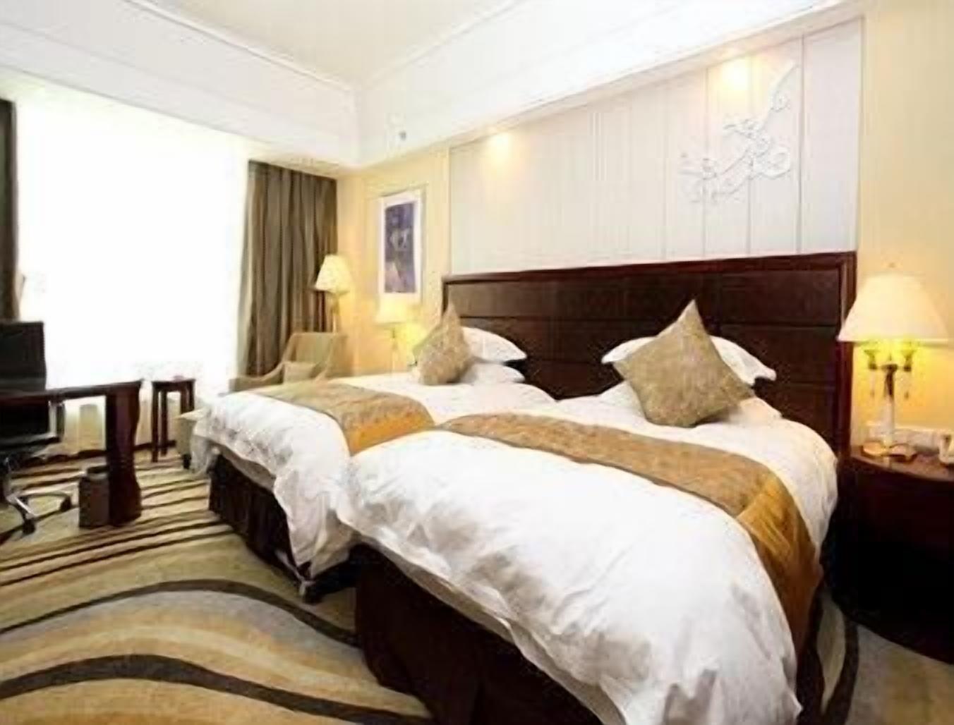 รามาดา บาย วินด์แฮม หยางโจว เปาหยิง Hotel Baoying ภายนอก รูปภาพ