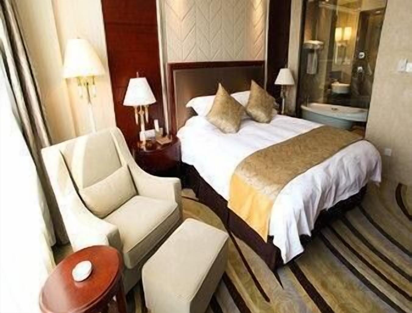 รามาดา บาย วินด์แฮม หยางโจว เปาหยิง Hotel Baoying ภายนอก รูปภาพ